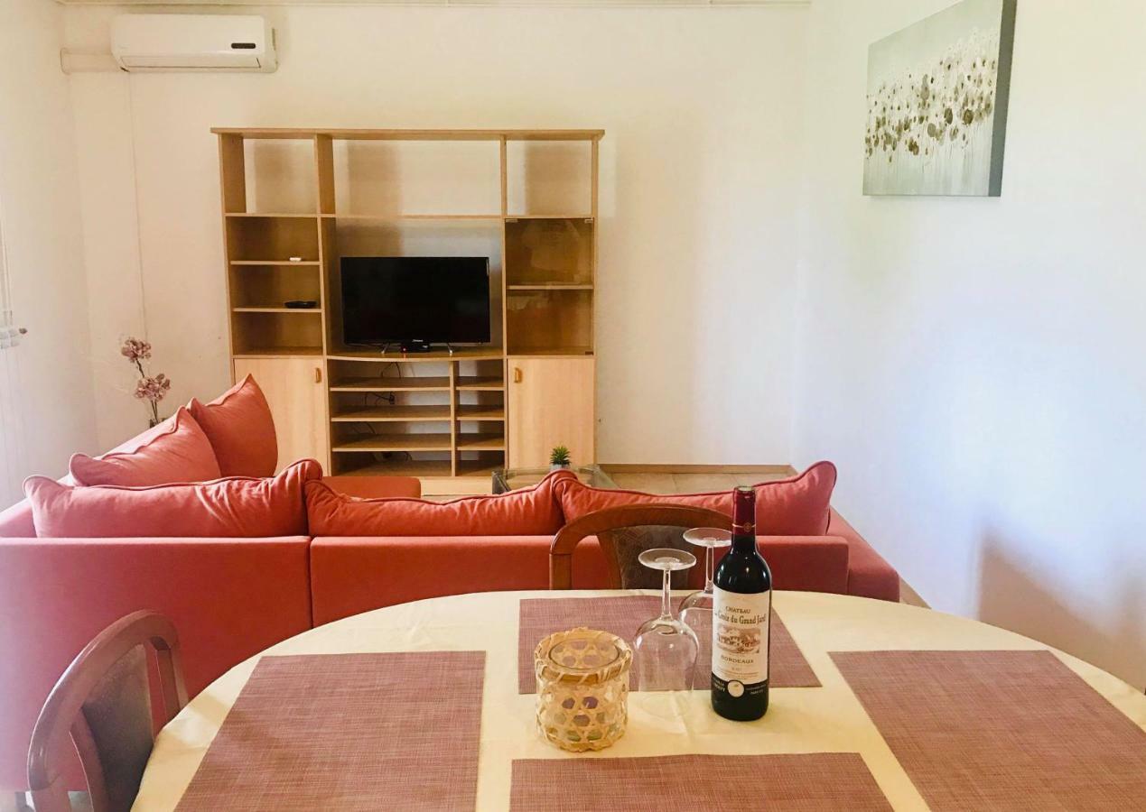 Apartmani Ulika ウマグ エクステリア 写真