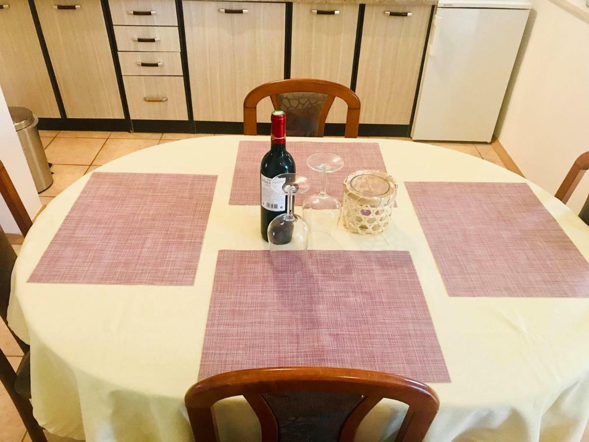 Apartmani Ulika ウマグ エクステリア 写真